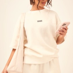 PRETTYLITTLETHING Cream Badge Detail Oversized Short Sleeve Sweatshirt